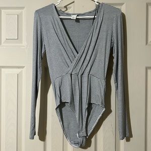 New H&M long sleeve bodysuit. Size small.